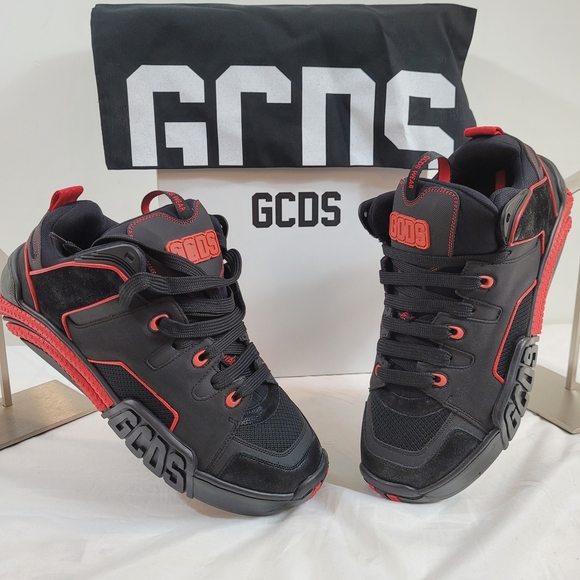 GCDS Mens Black & Red Leather Sneakers Size 11 Authentic $458